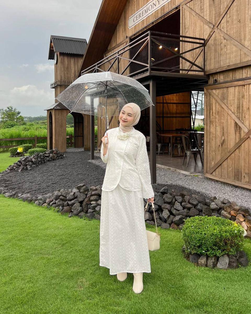 Inspirasi OOTD ala Nabilabya (instagram.com/nabilabyaaa)
