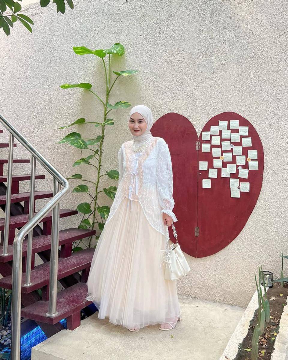 Inspirasi OOTD ala Nabilabya (instagram.com/nabilabyaaa)