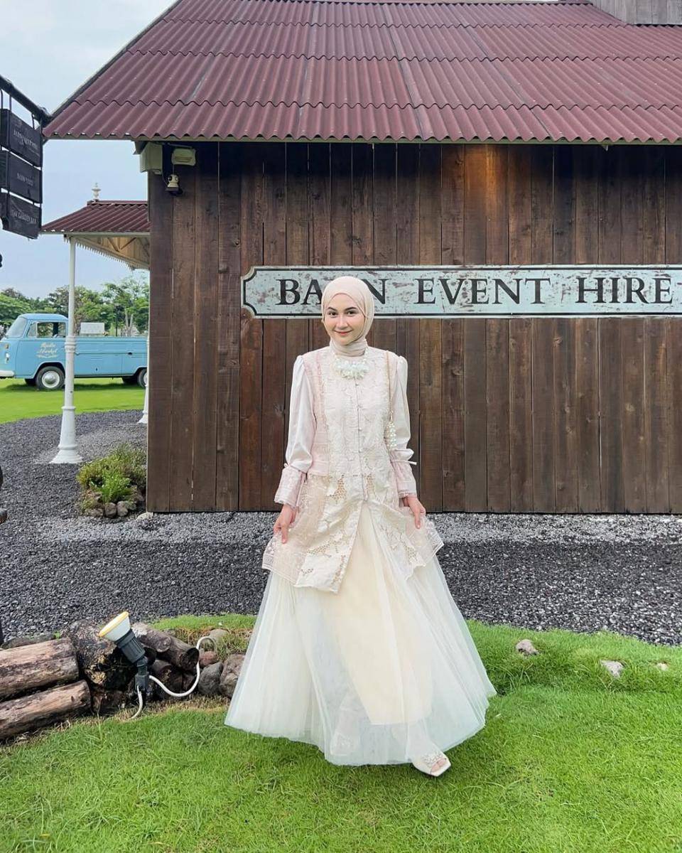 Inspirasi OOTD ala Nabilabya (instagram.com/nabilabyaaa)