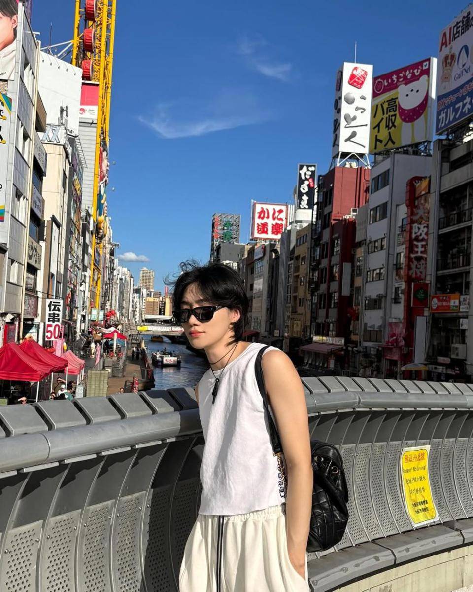 gaya street fashion ala New THE BOYZ (instagram.com/idisnew)
