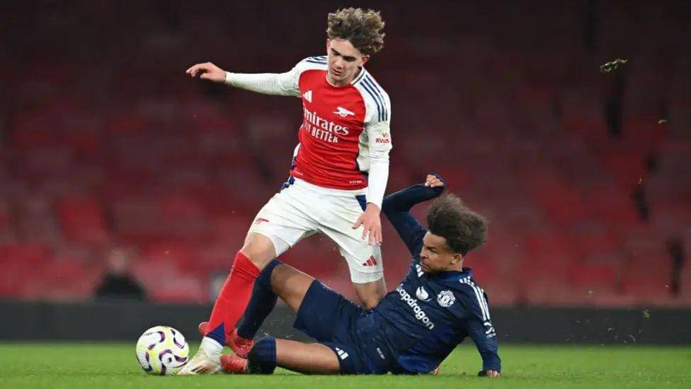 Max Dowman saat melawan Man United U18 di ajang FA Youth Cup. (bbc.com)