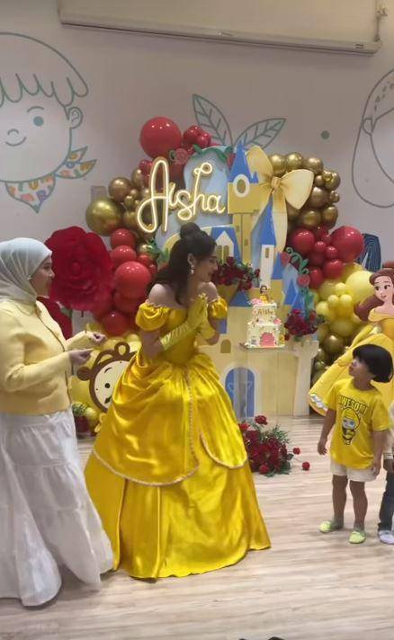 Syifa Hadju jadi Princess Belle (Instagram.com/kesharatuliu05)