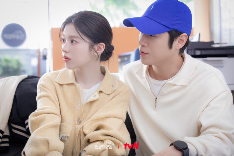5 Couple yang Muncul di Ending Resident Playbook, Bikin Baper!