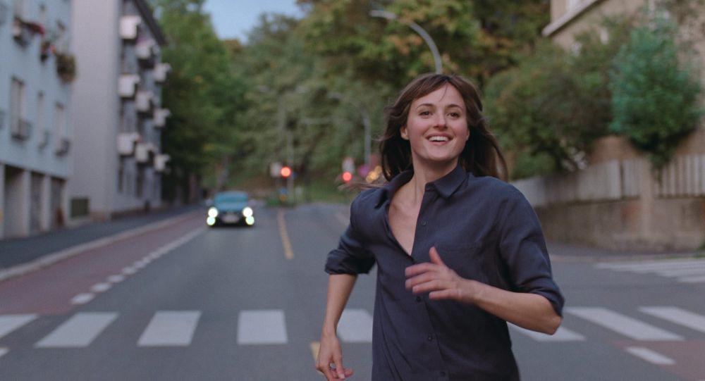 5 Film Terbaik untuk Ditonton Setelah Putus Cinta, Bikin Move On!