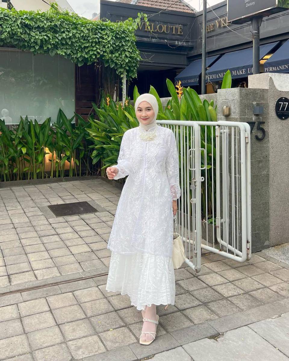 Inspirasi OOTD ala Nabilabya (instagram.com/nabilabyaaa)