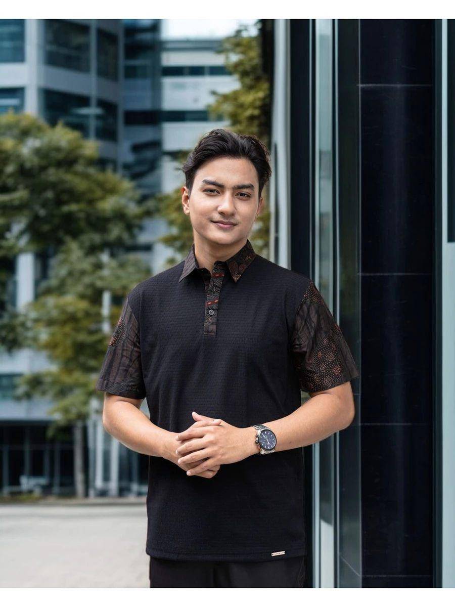 Laskala Basic Devan Black Kemeja Polo Batik Premium (shopee.co.id/Laskala Basic Official Shop)