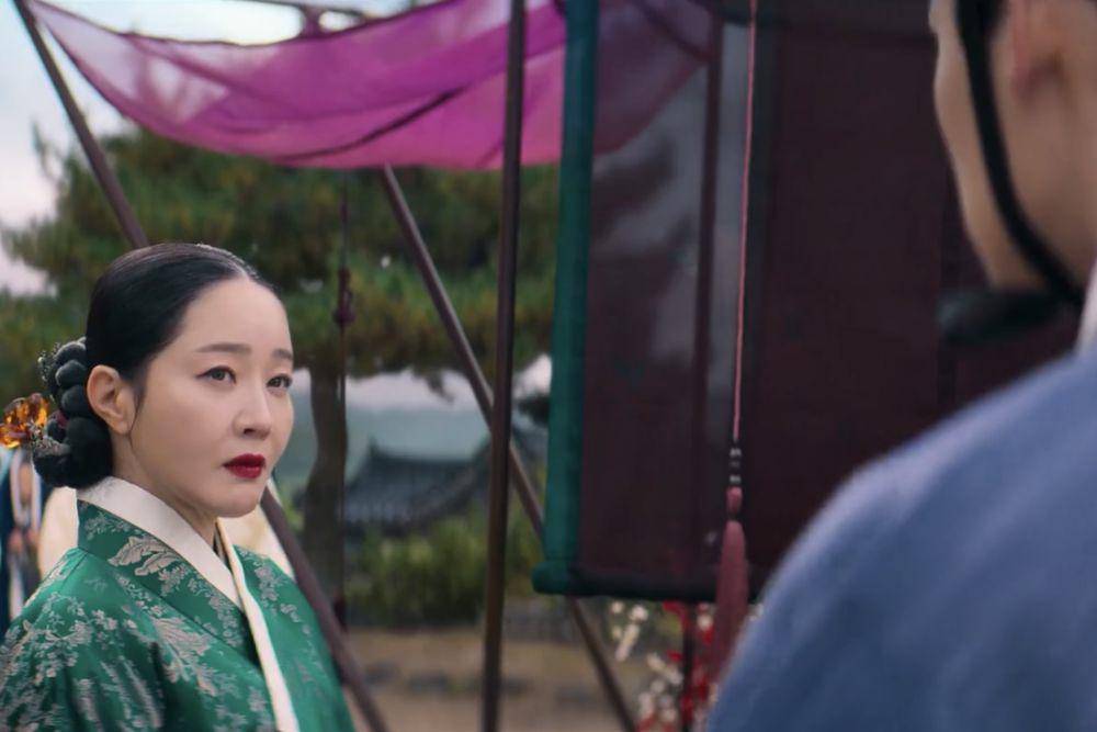 Min Yeon Ui (Uhm Ji Won) dalam drakor Dear Hongrang (dok. Netflix/Dear Hongrang)