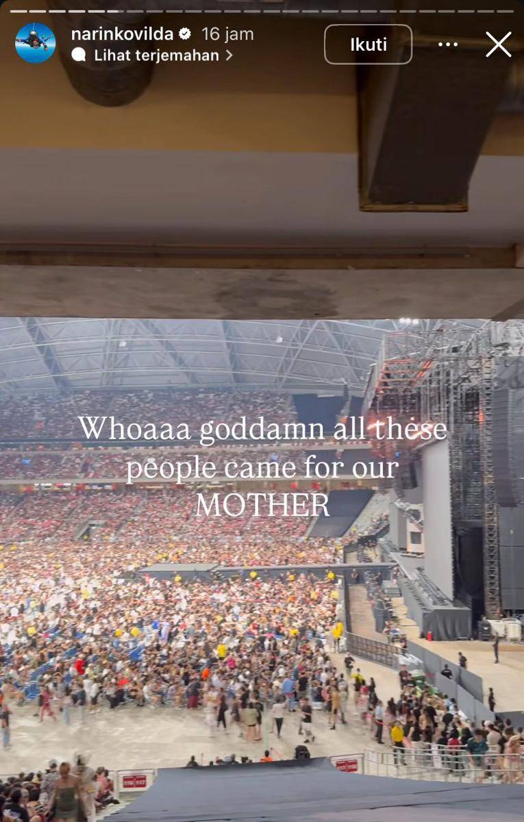 potret Awkarin nonton konser Lady Gaga di Singapura (Instagram.com/narinkovilda)