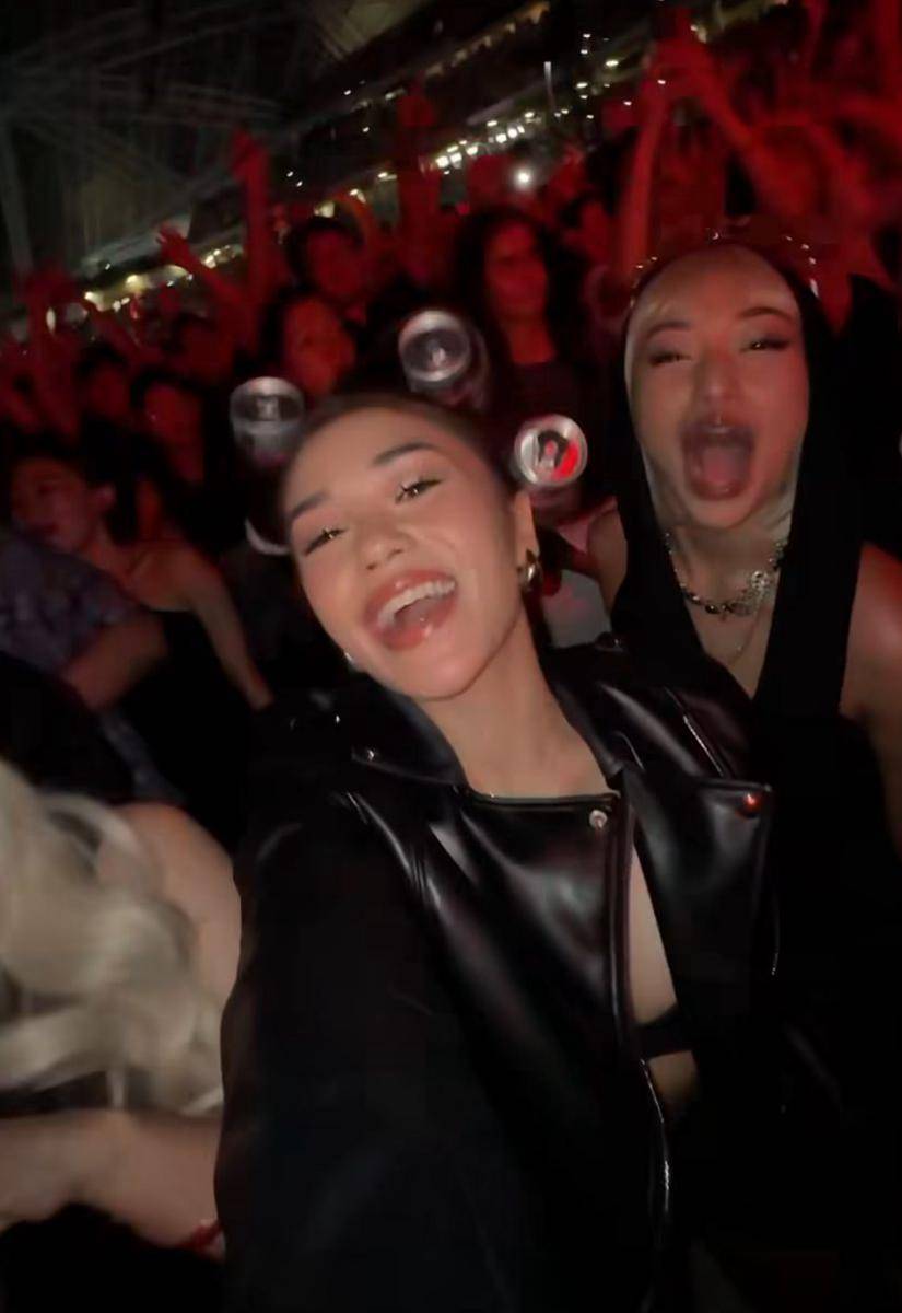 potret Awkarin nonton konser Lady Gaga di Singapura (Instagram.com/lulalahfah)