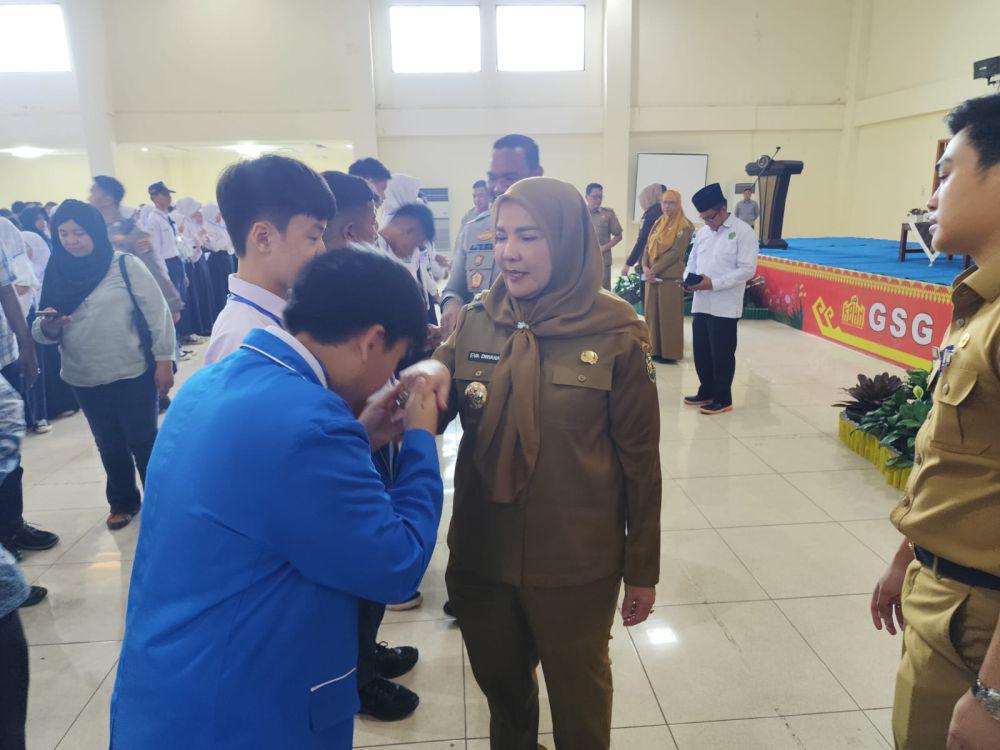 Walikota Bandar Lampung, Eva Dwiana saat pembentukan satgas Retina. (IDN Times/Muhaimin)