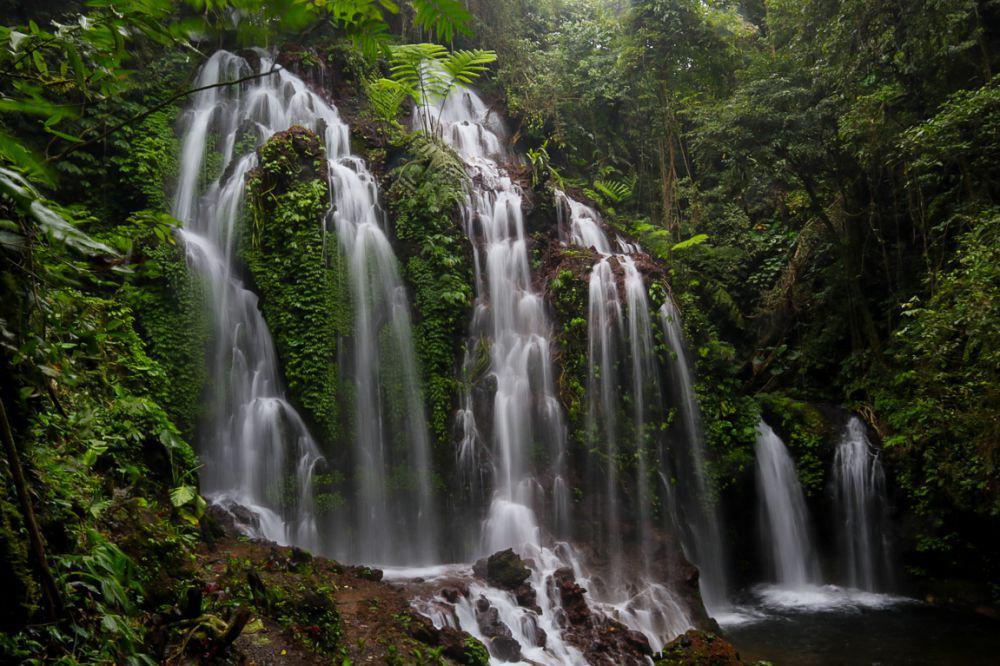 5 Perlengkapan Traveling ke Air Terjun di Bali