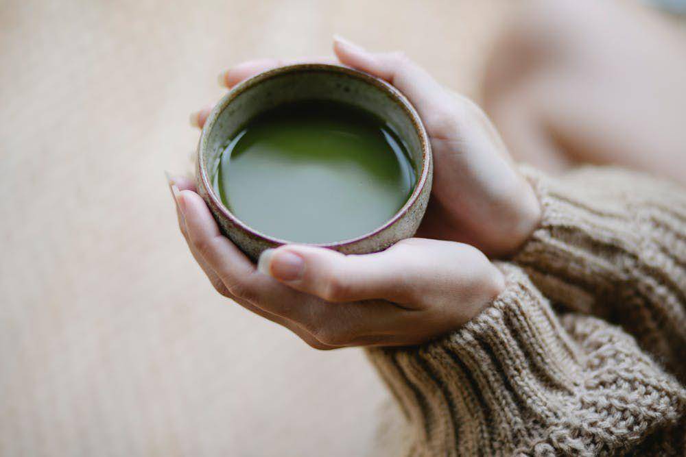 ilustrasi menikmati ceremonial matcha (pexels.com/Charlotte May)