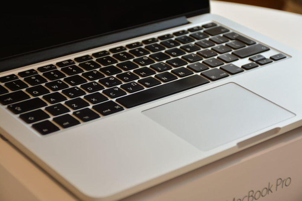 6 Trik Trackpad MacBook yang Jarang Orang Tahu