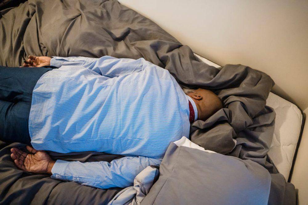 ilustrasi tidur yang kurang berkualitas (pexels.com/Nicola Barts)