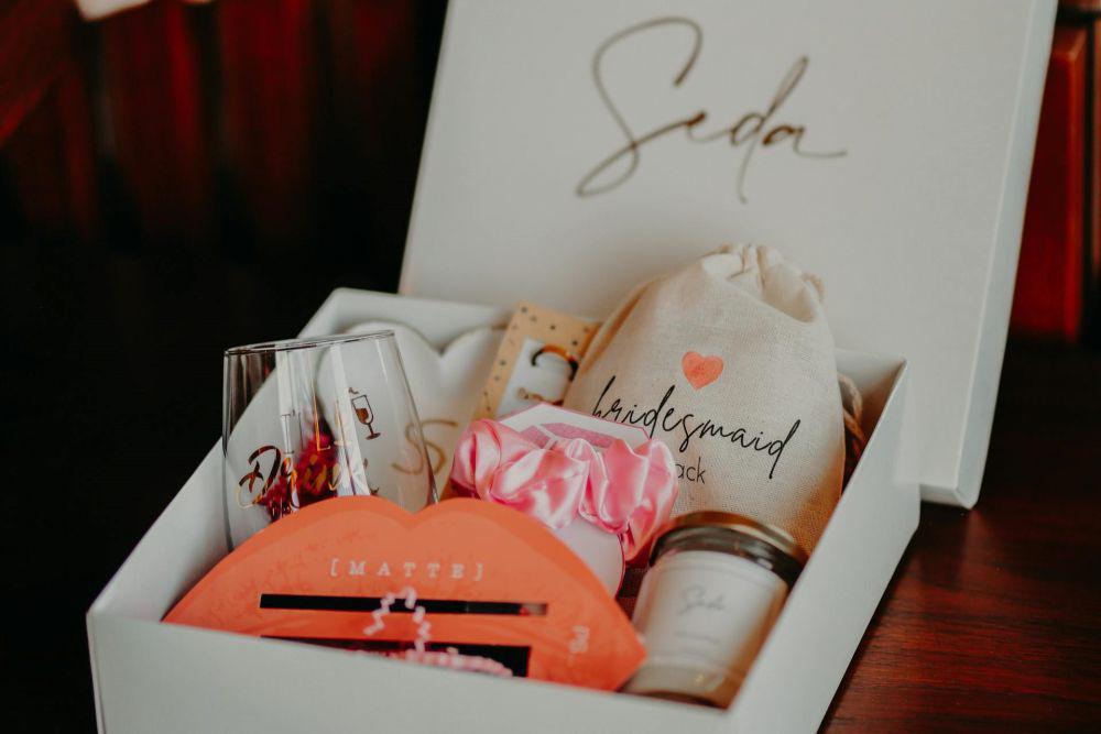 8 Produk Kecantikan untuk Isian Bridesmaid Box, Beragam!