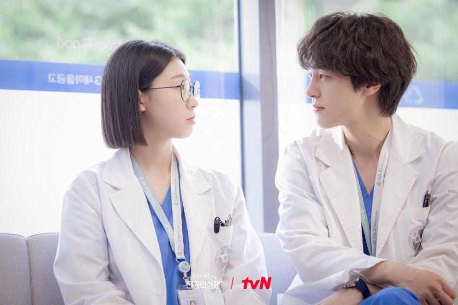 7 Momen Sa Bi Menyadari Jae Il Menyukainya di Resident Playbook