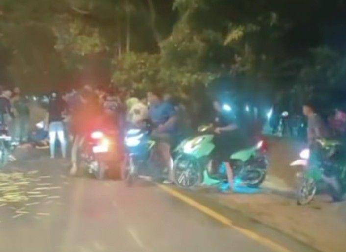 suasana di TKP pasca kecelakaan akibat balap liar (dok.istimewa)