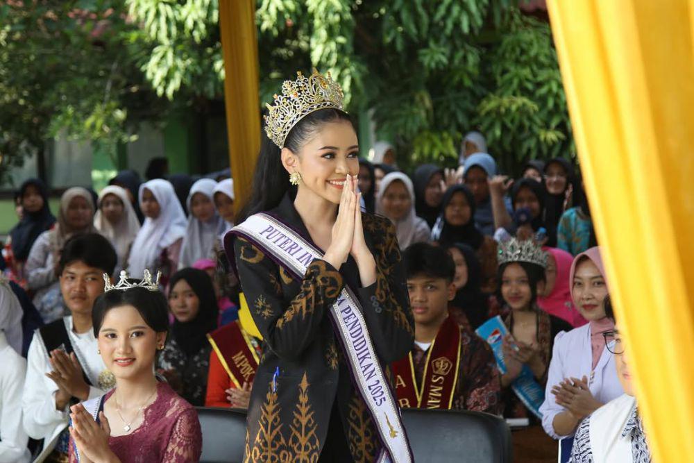 7 Potret Puteri Indonesia Pendidikan 2025 Rinanda Maharani, Memukau!
