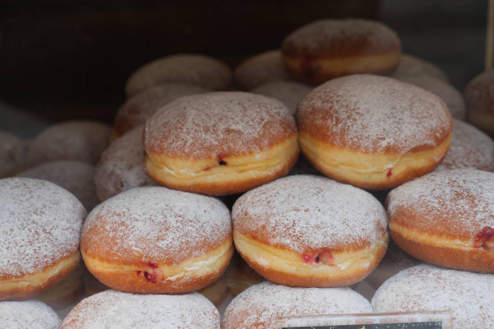 5 Tips Membuat Bomboloni yang Empuk dan Mengembang Sempurna