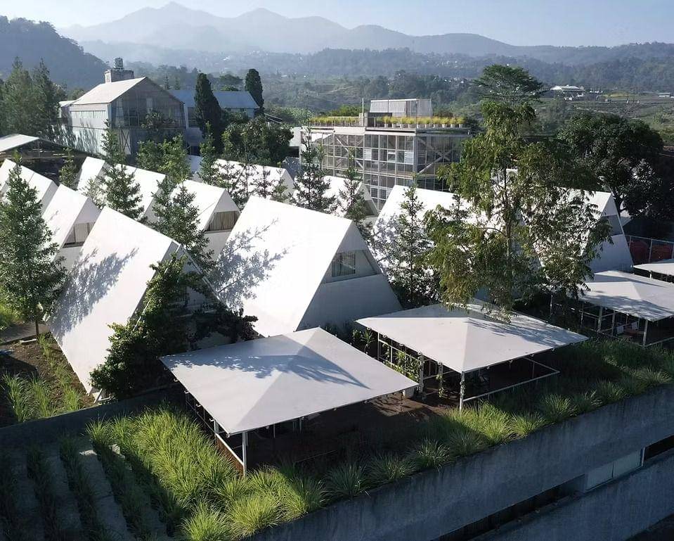 Suasana dalam Rumah Atsiri