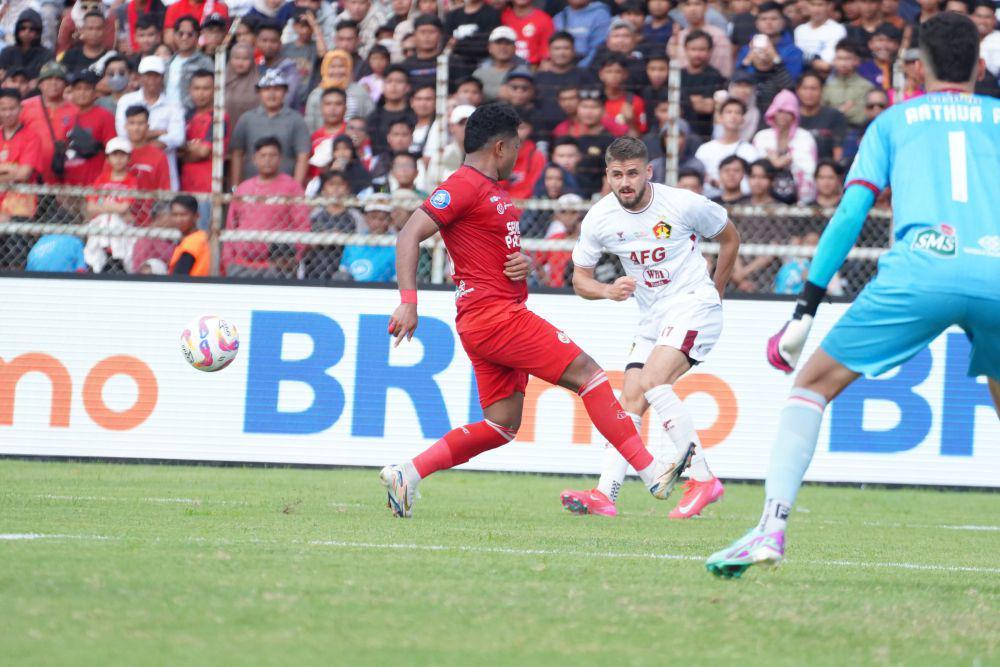 Pemain Persik Kediri saat melawan Semen Padang FC. IDN Times/ istimewa