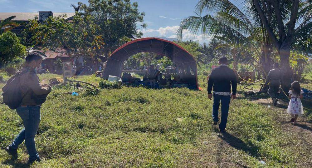 Tenda pengungsian warga yang terdampak kebakaran pabrik karet di Padang (Foto: IDN Times/Halbert Caniago)