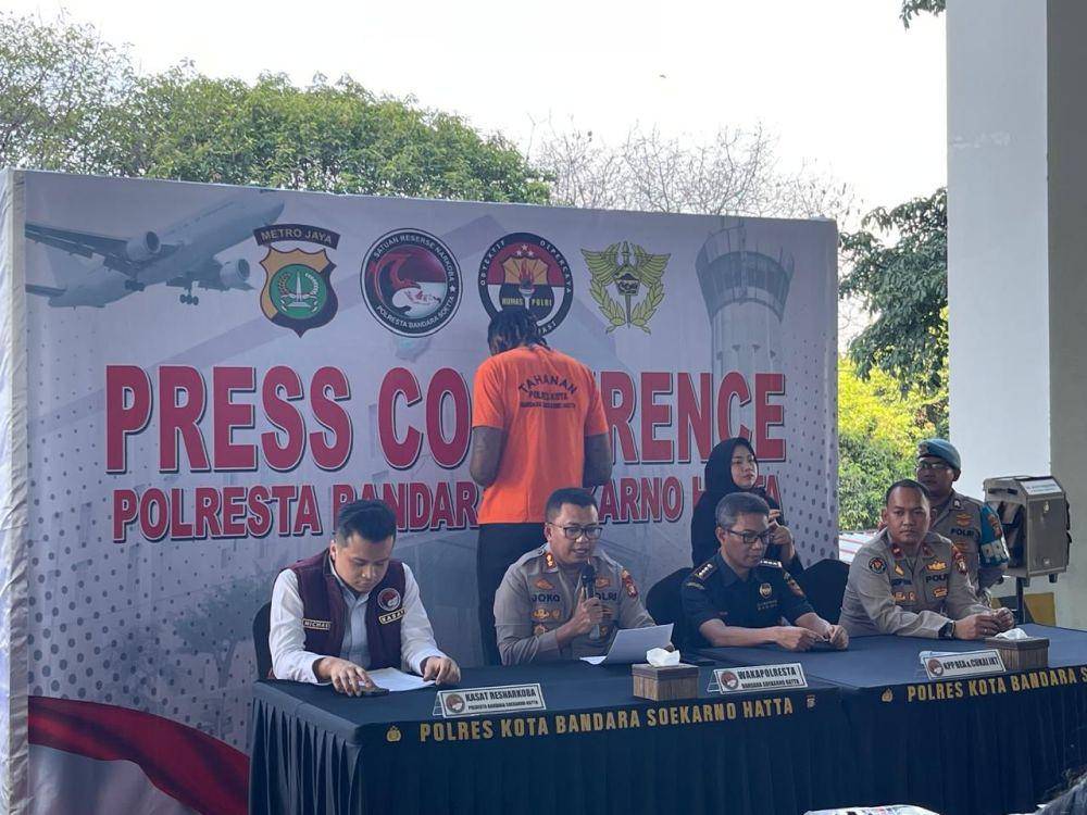 Konferensi pers kasus permen ganja dari Thailand digelar di Kantor Polres Bandara Soekarno Hatta, Rabu (14/5/2025) (Dok Bea Cukai)