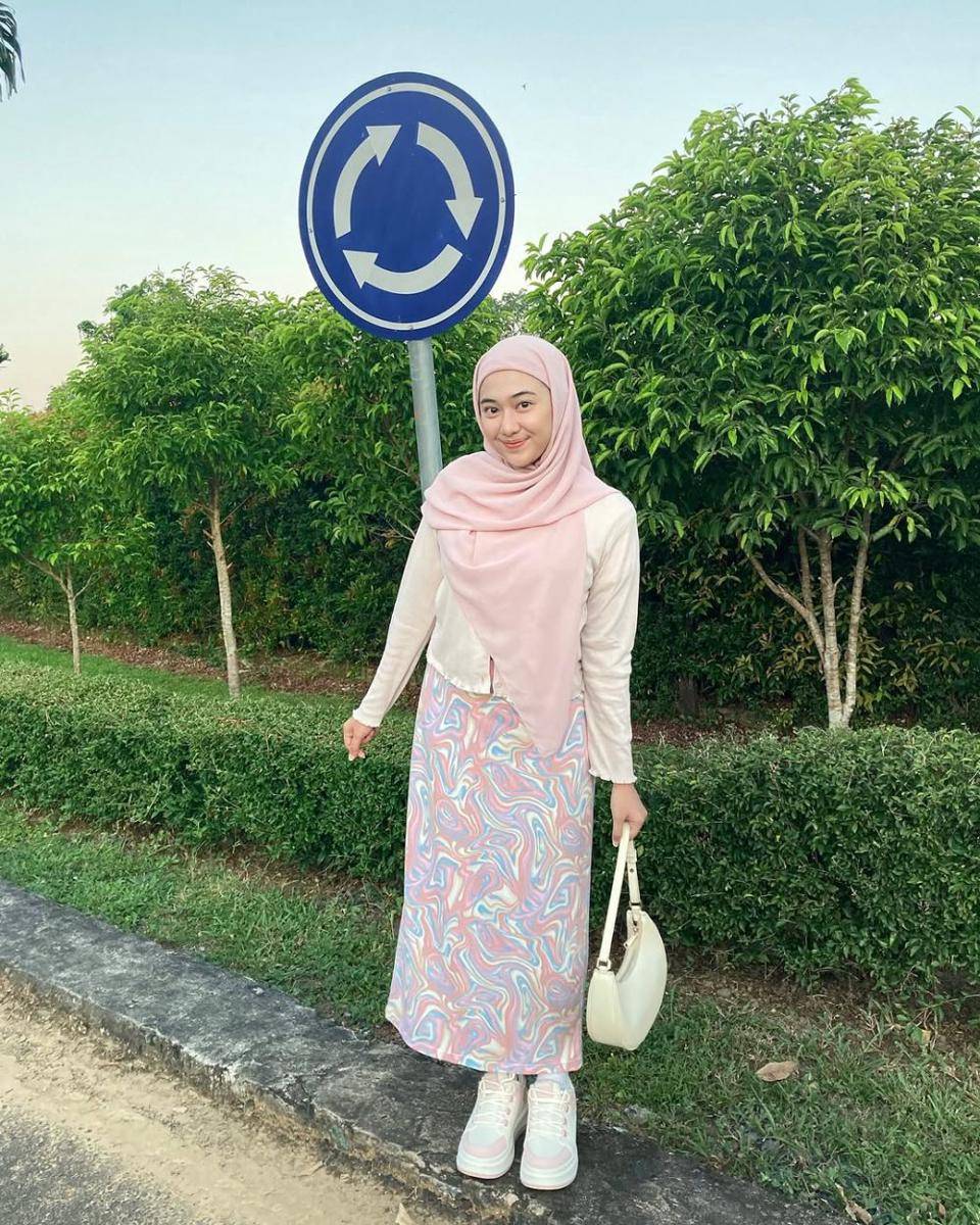 Khaliza Nazhara (instagram.com/khalizanazh)