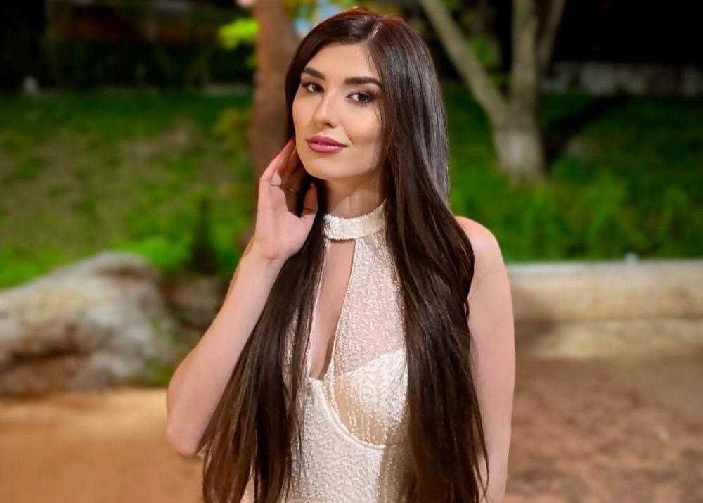 7 Potret Teodora Miltenova Miss World Bulgaria 2025, Bikin Speechless!