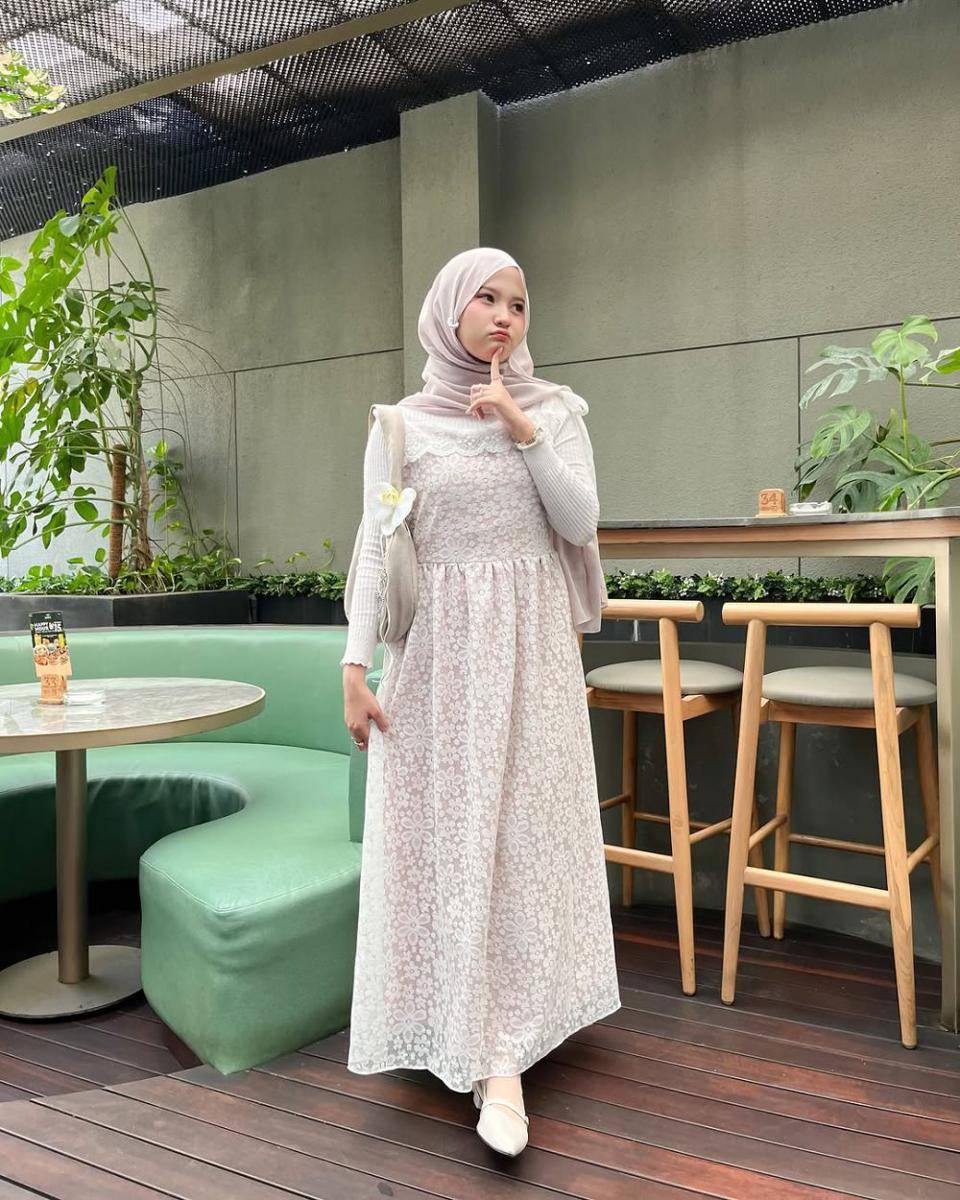 feminine romantic style ala Siska Amera (instagram.com/siskaamera)
