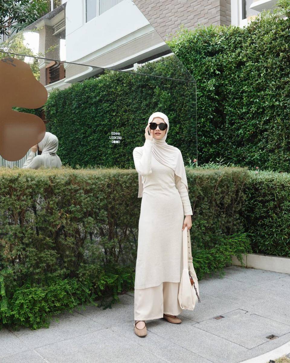 Inspirasi OOTD ala Rania Sukandari (instagram.com/raniaskdr_)