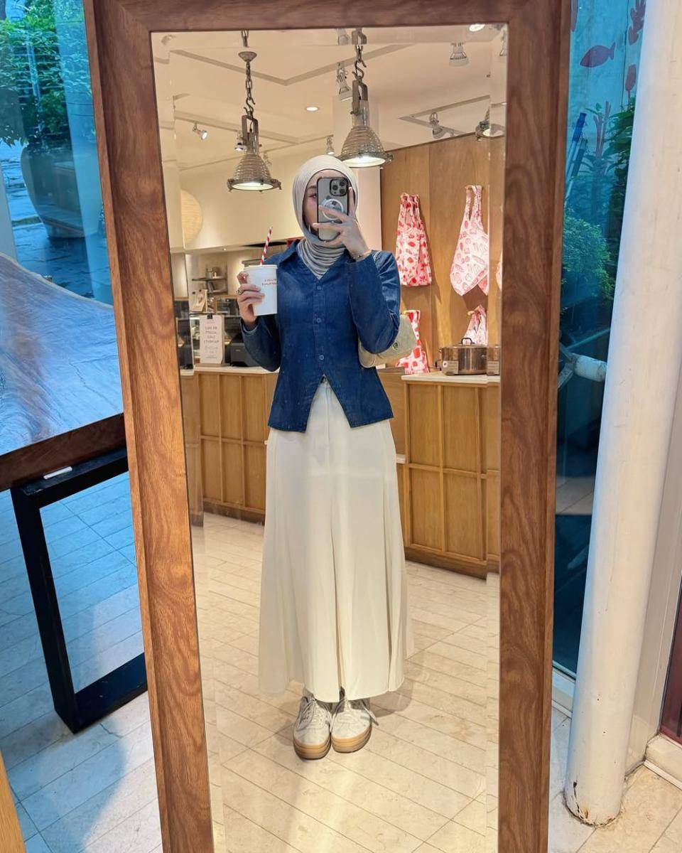 Inspirasi OOTD ala Adya Asyra (instagram.com/adyaasyra)