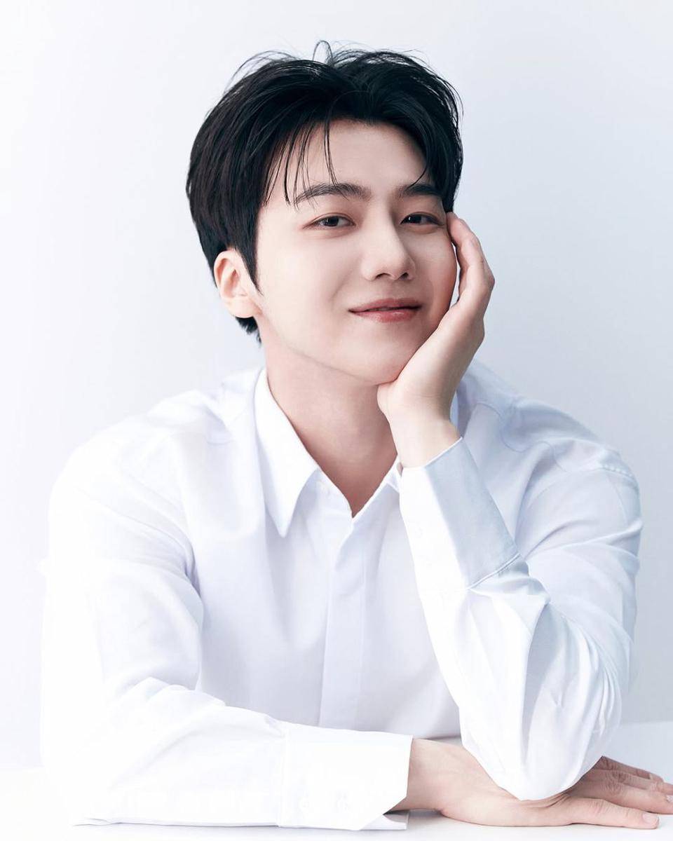 Jinho (Instagram.com/s27m_official)