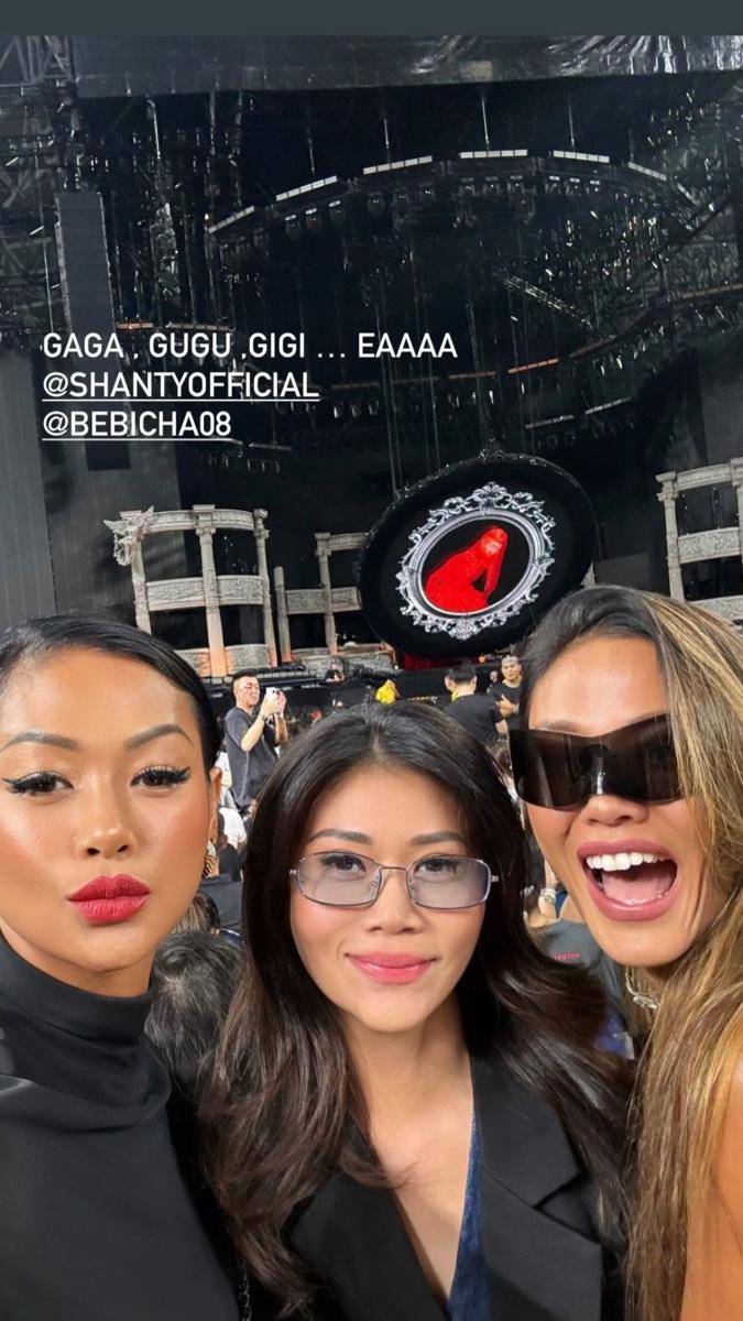 artis Indonesia nonton konser Lady Gaga di Singapura (instagram.com/indahkalalo)