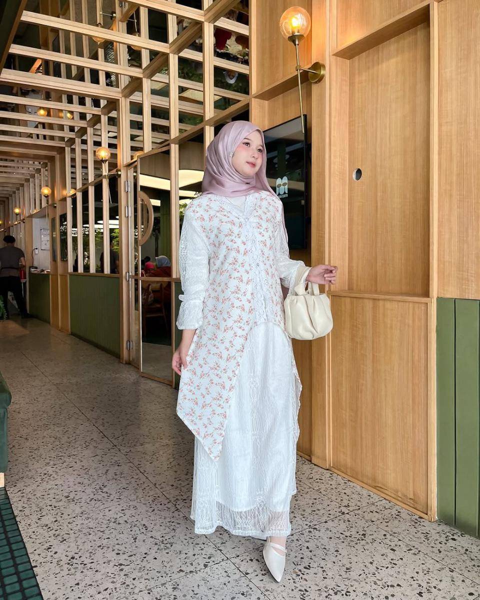 feminine romantic style ala Siska Amera (instagram.com/siskaamera)