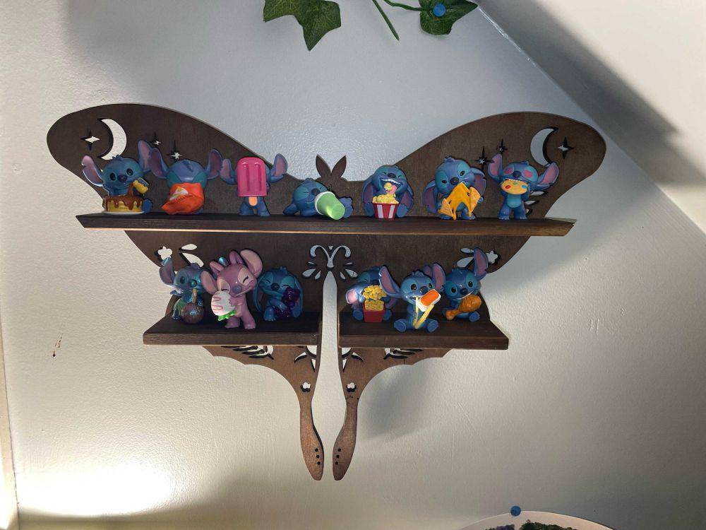 potret koleksi Lilo & Stitch (reddit.com/user/Different-Tip6431)