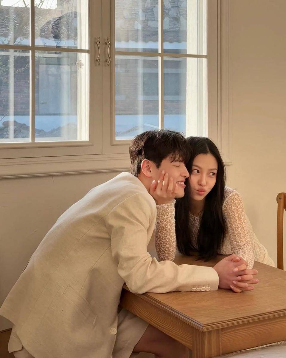 potret akrab Kang Ha Neul dan Go Min Si (instagram.com/gominsi)