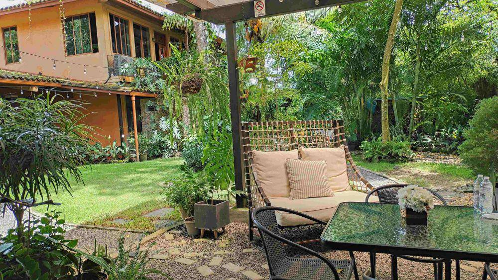 inspirasi pilihan outdoor furnitur (unsplash.com/Ahmed Rangel)