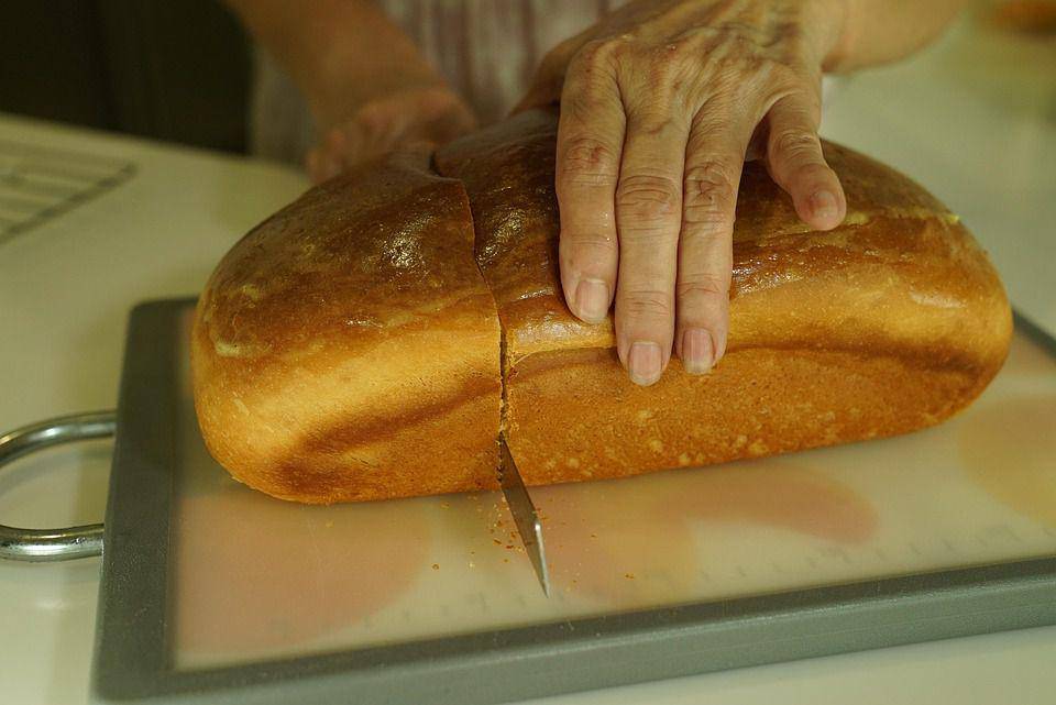 ilustrasi pisau roti (pixabay.com/Spencer Wing)