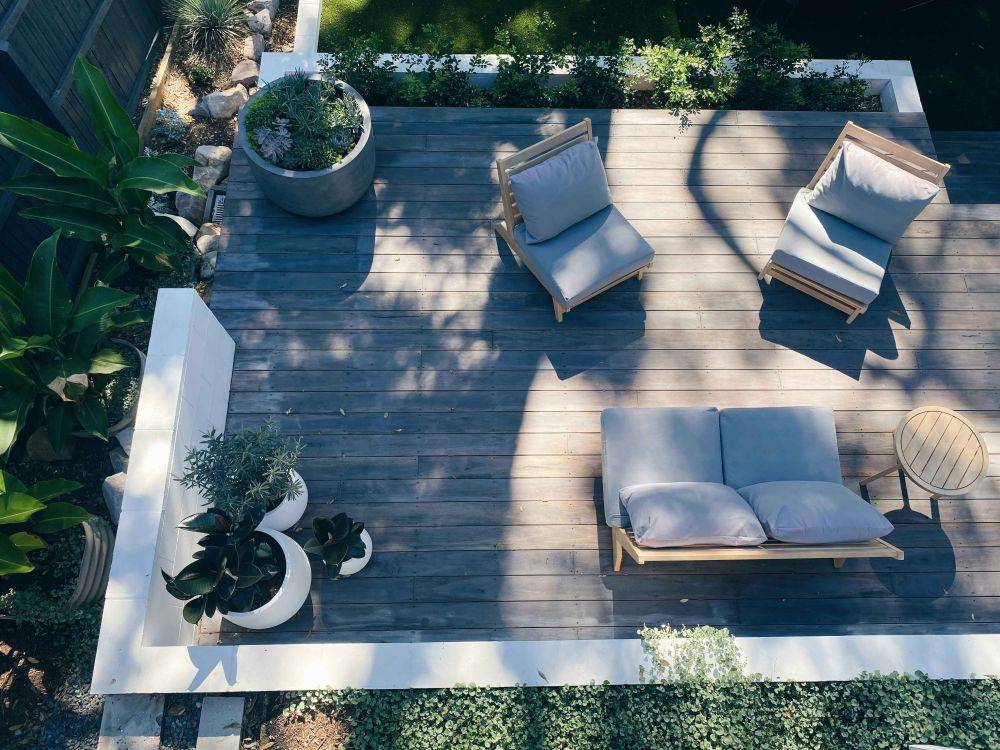 inspirasi furnitur outdoor terbaik dengan kain (unsplash.com/Cameron Smith)