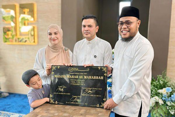 7 Potret Peresmian Masjid Mahar yang Dibangun Suami Irish Bella