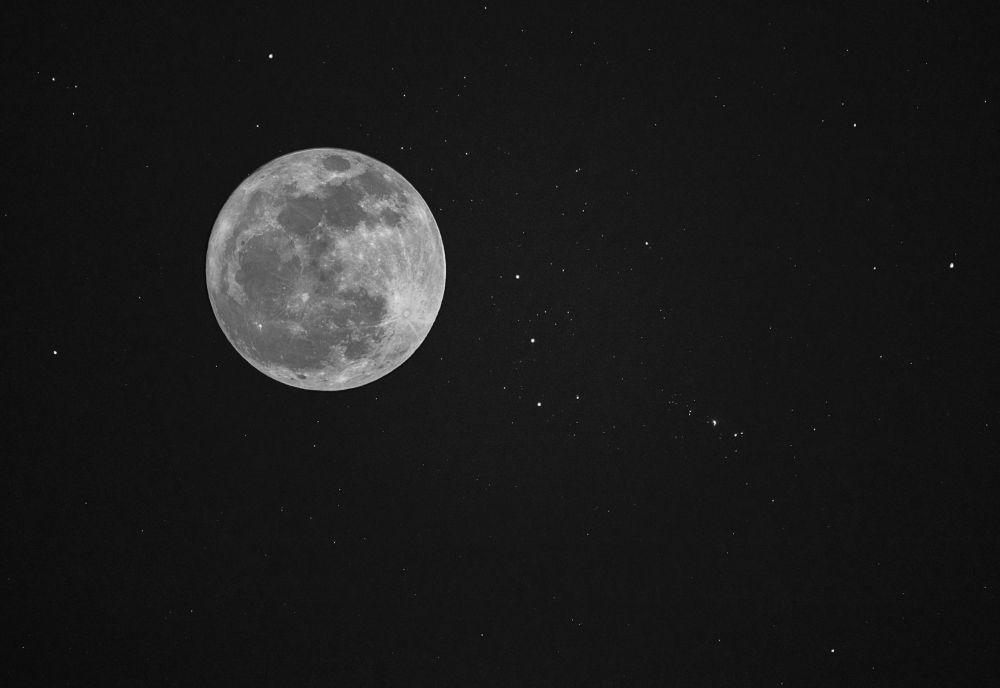 4 Fenomena Langit Bulan Juni 2025, Ada Konjugasi Planet