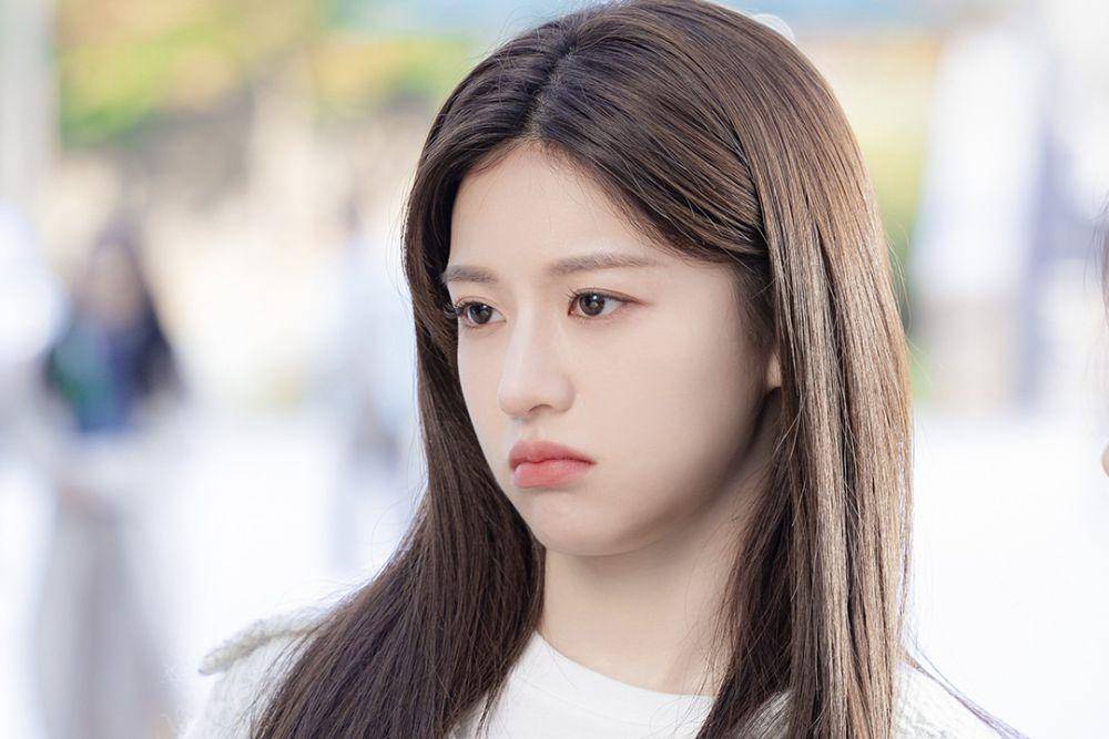 Oh Yi Young (Go Youn Jung) dalam drakor Resident Playbook (instagram.com/tvn_drama)