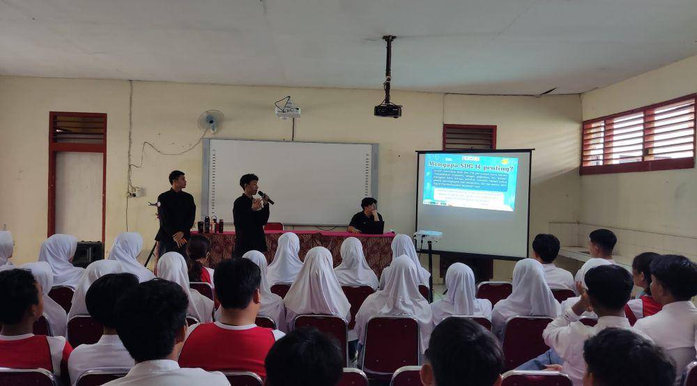 Sesi Edukasi SMA 1 Cikut