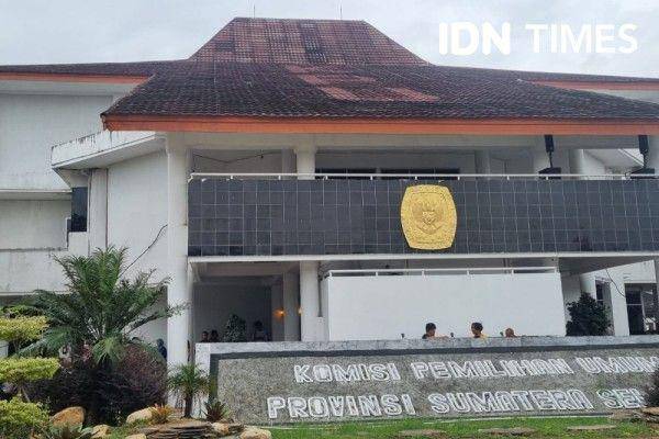 Kantor KPU Sumsel (IDN Times/Rangga Erfizal)