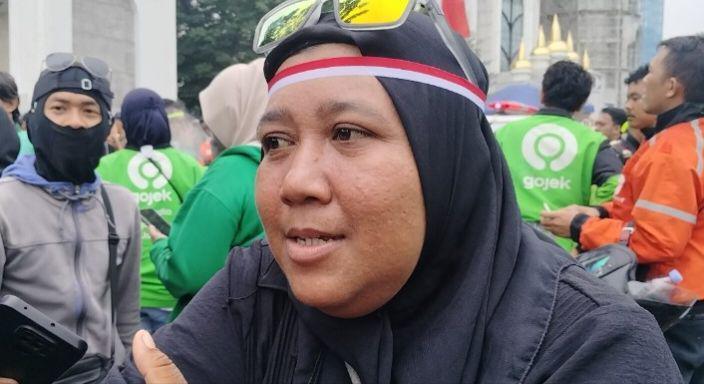 Cerita Driver Ojol Single Parent Hidupi Anak di Tengah Potongan Upah