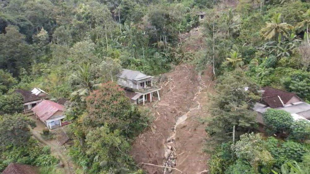 Korban Longsor di Trenggalek Masih Memiliki Hubungan Keluarga