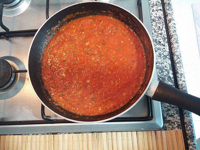 ilustrasi saus marinara (commons.wikimedia.org/Funda Taşci)