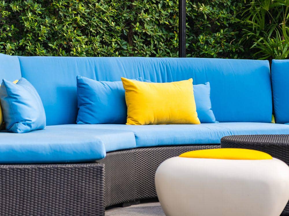 ilustrasi furnitur outdoor (freepik.com/lifeforstock)