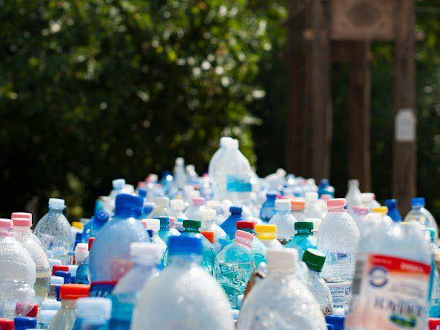ilustrasi jenis plastik PET (pexels.com/Mali Maeder)